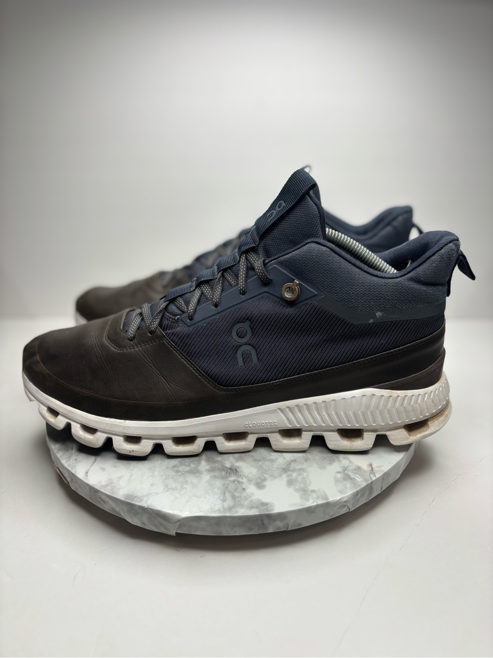 Size 12- On Cloud Hi sneakers in a brown and blue